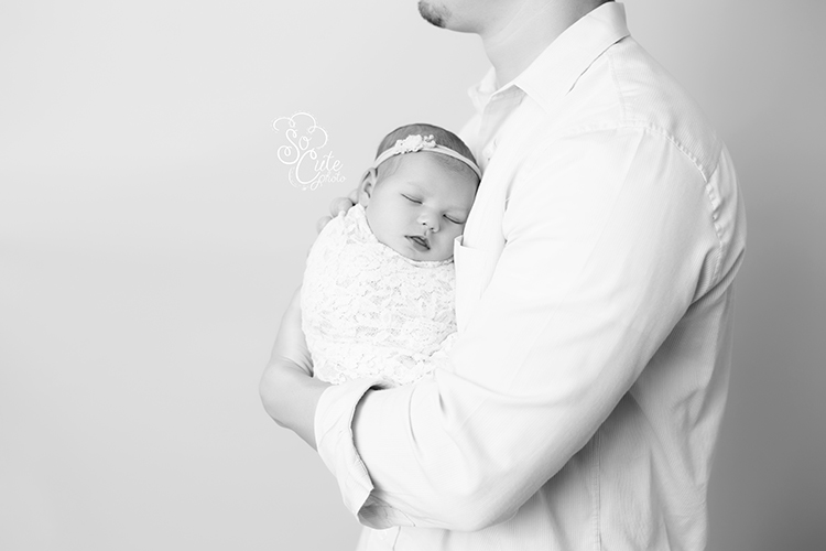 Hollister newborn photographer