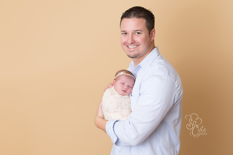 Hollister newborn photographer